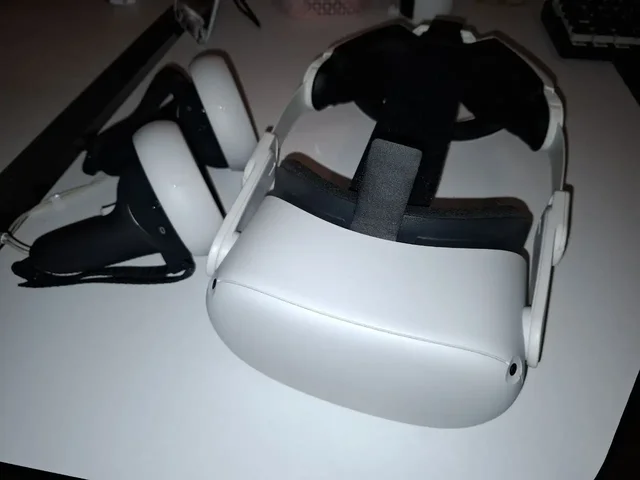 Oculus Quest 2 64гб в отличном состоянии - VR-гарнитуры в Томск