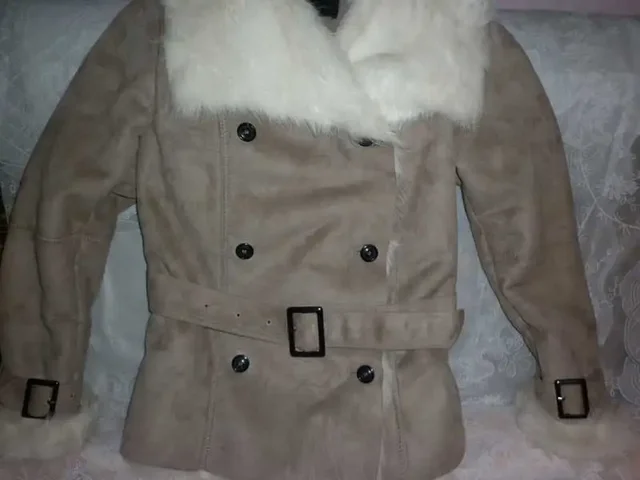 Двубортная дубленка с длинным мехом OSTIN размер L - Головные уборы в Томск