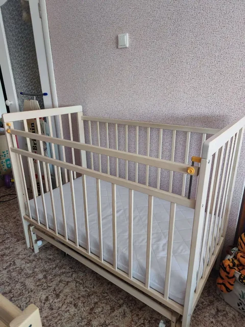 Детская кроватка с маятником и матрасом - Родительские ручки в Томск