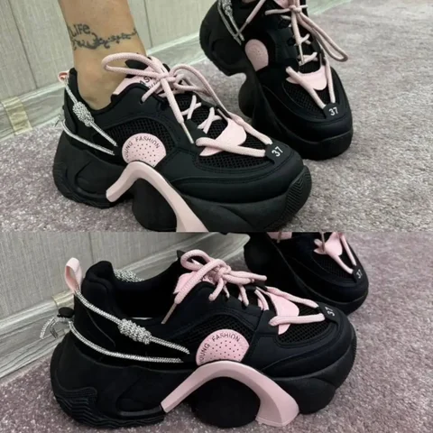 Продам новые кроссовки на высокой платформе размер 38 - Головные уборы в Томск