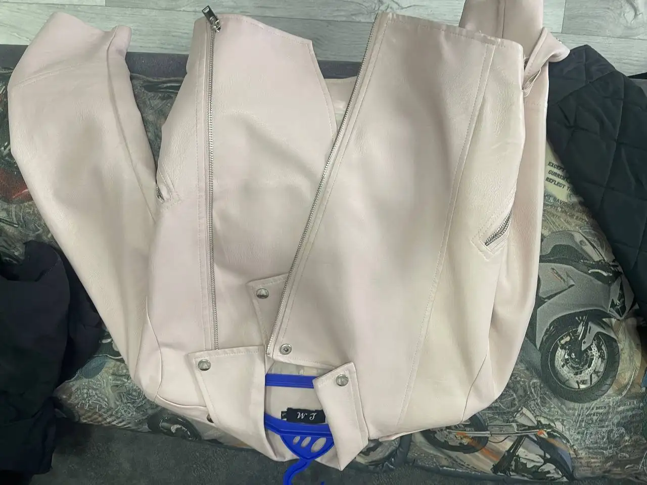 Куртка 44-46 размера - Верхняя одежда (Одежда) в Томск