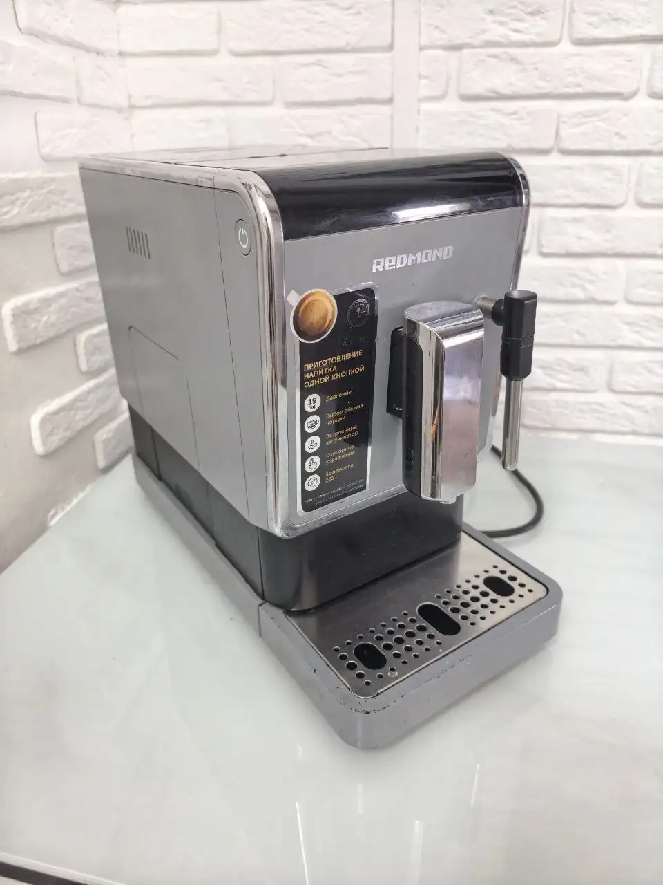 Продаю кофемашину Redmond RCM-1517 - Электроника в Томск