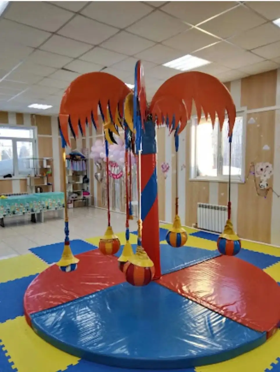 Продам Карусель - Аттракционы (Хобби и отдых) в Томск