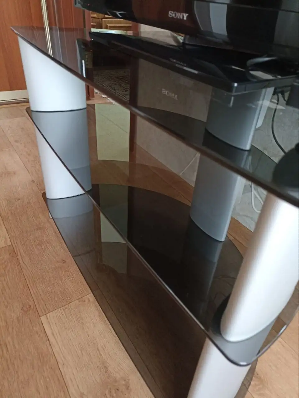 Стеклянная этажерка в хорошем состоянии - Мебель (Для дома и дачи) в Томск