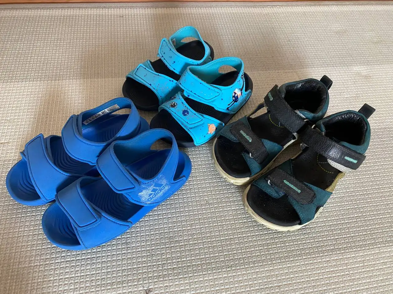 Сандалии Ecco, Ugg, Adidas бу - Обувь (Одежда) в Томск