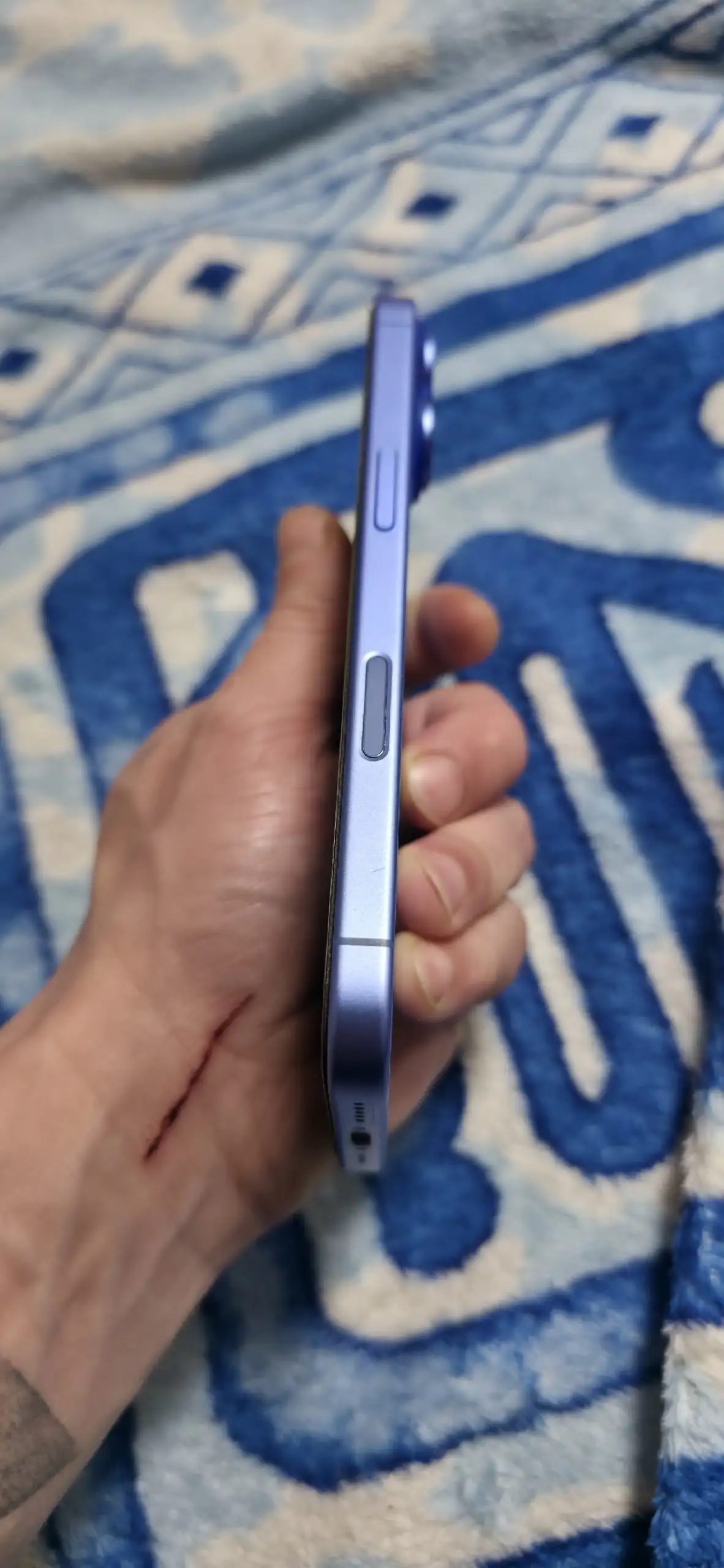 iPhone 16/256, идеальное состояние - Смартфоны и гаджеты (Электроника) в Томск