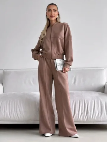 Новый женский костюм оверсайз из искусственной замши WONDERLOOK - Джинсы в Северск