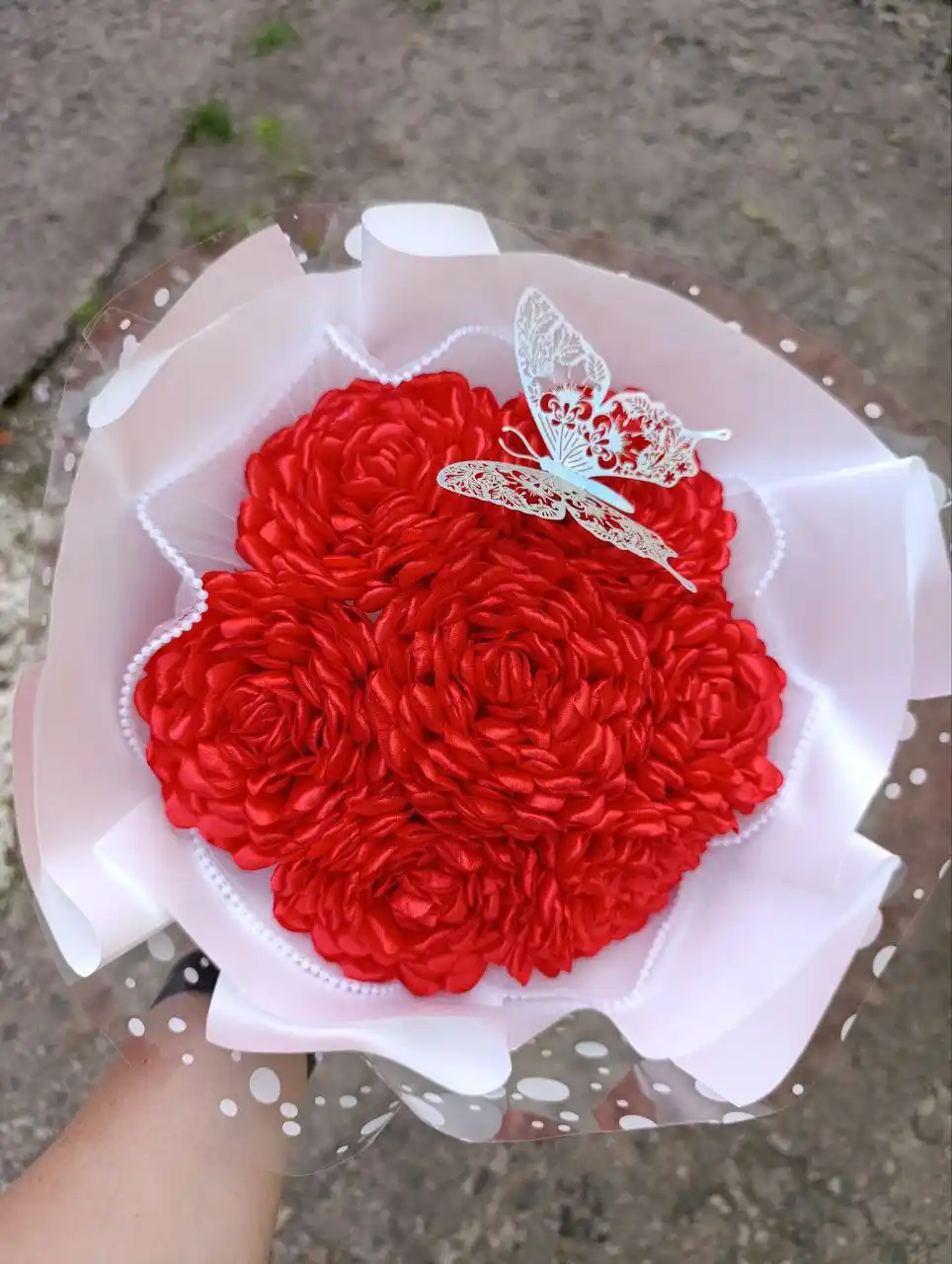 Букетики ручной работы из атласных лент