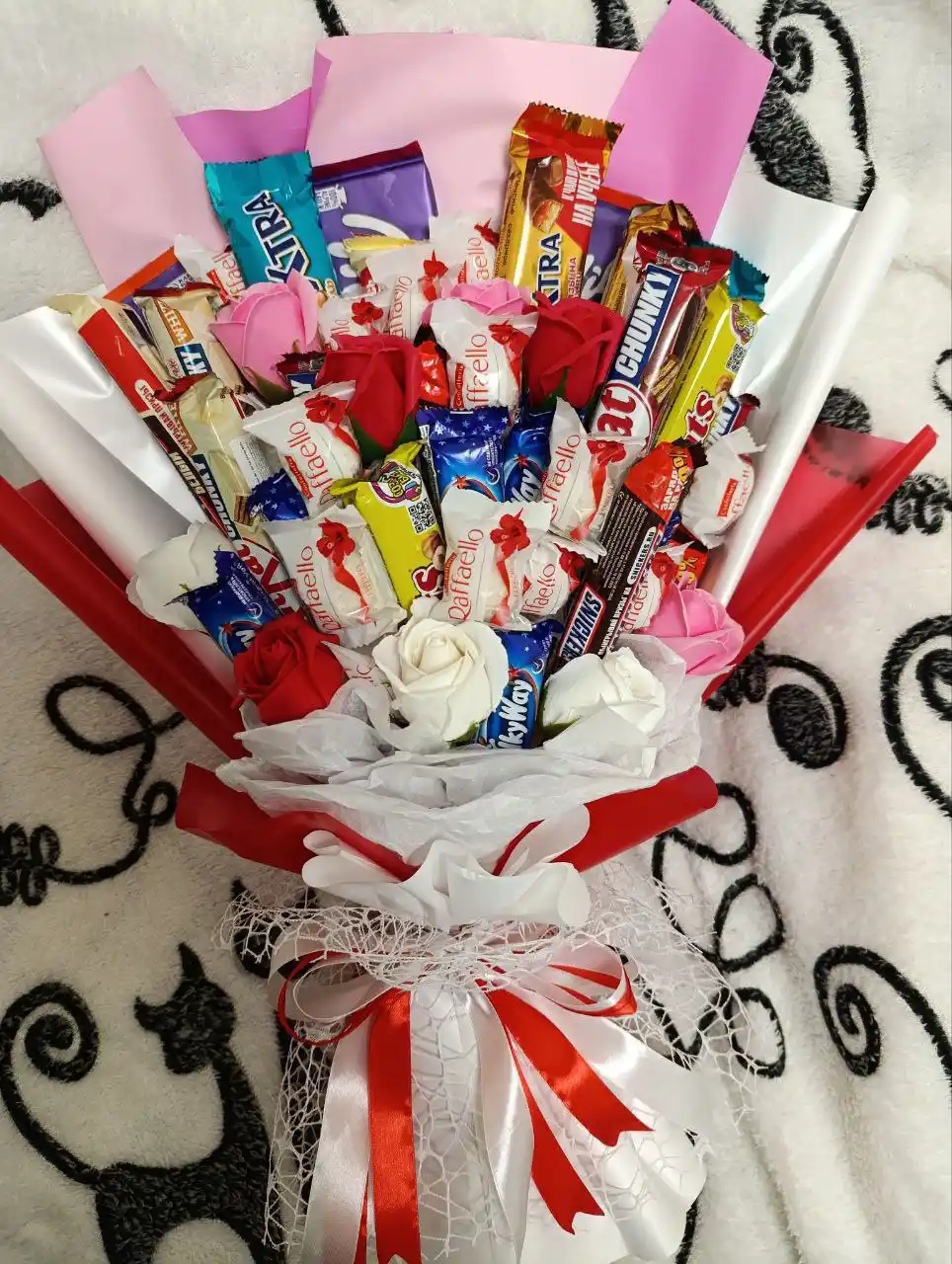 Атласные розы