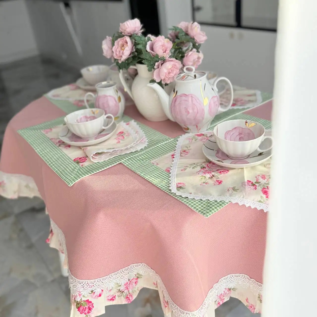 Пошив текстиля для праздничного стола и платьев для девочек - Пошив и ремонт одежды (Услуги) в Арзамас