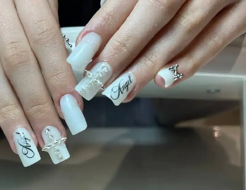 Мастер маникюра Алина