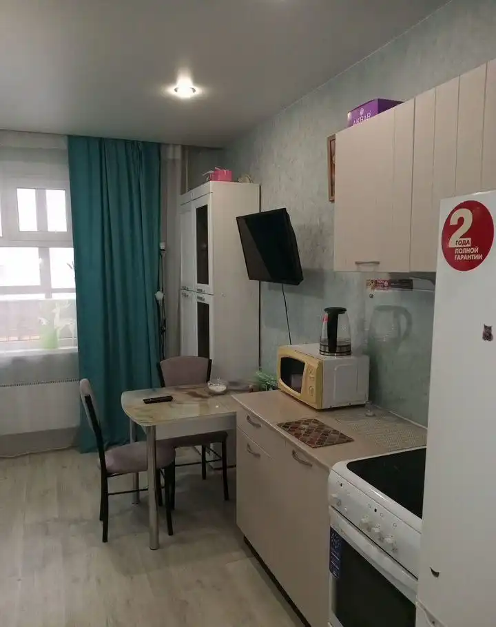 Студия с ремонтом на Юрина 202б, район парка Эдельвейс