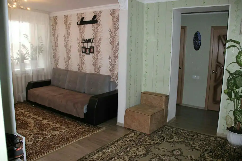 Сдам 2-комнатный дом с баней и гаражом на горе