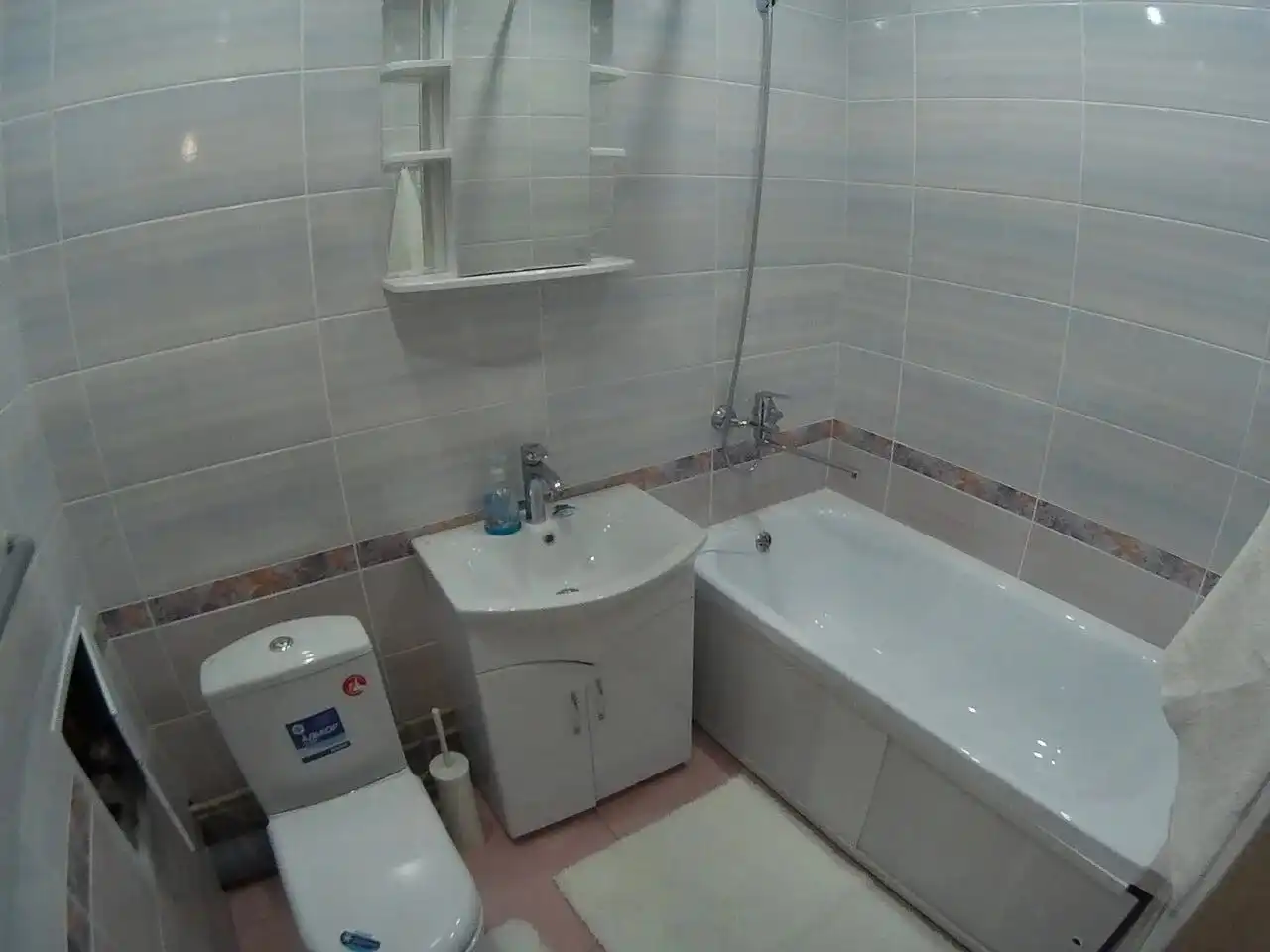 Сдам комнату с балконом на ул. Юрина 299а в Барнауле