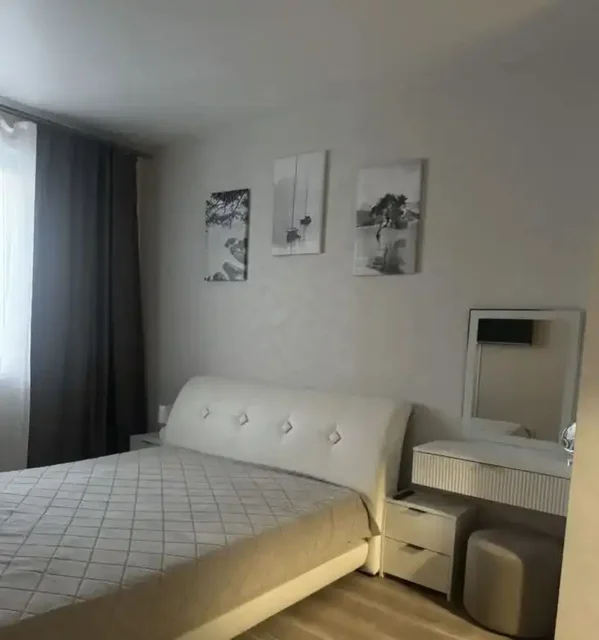 Сдается 1-комнатная квартира в новом доме в центре Барнаула - Гаражи в Барнаул