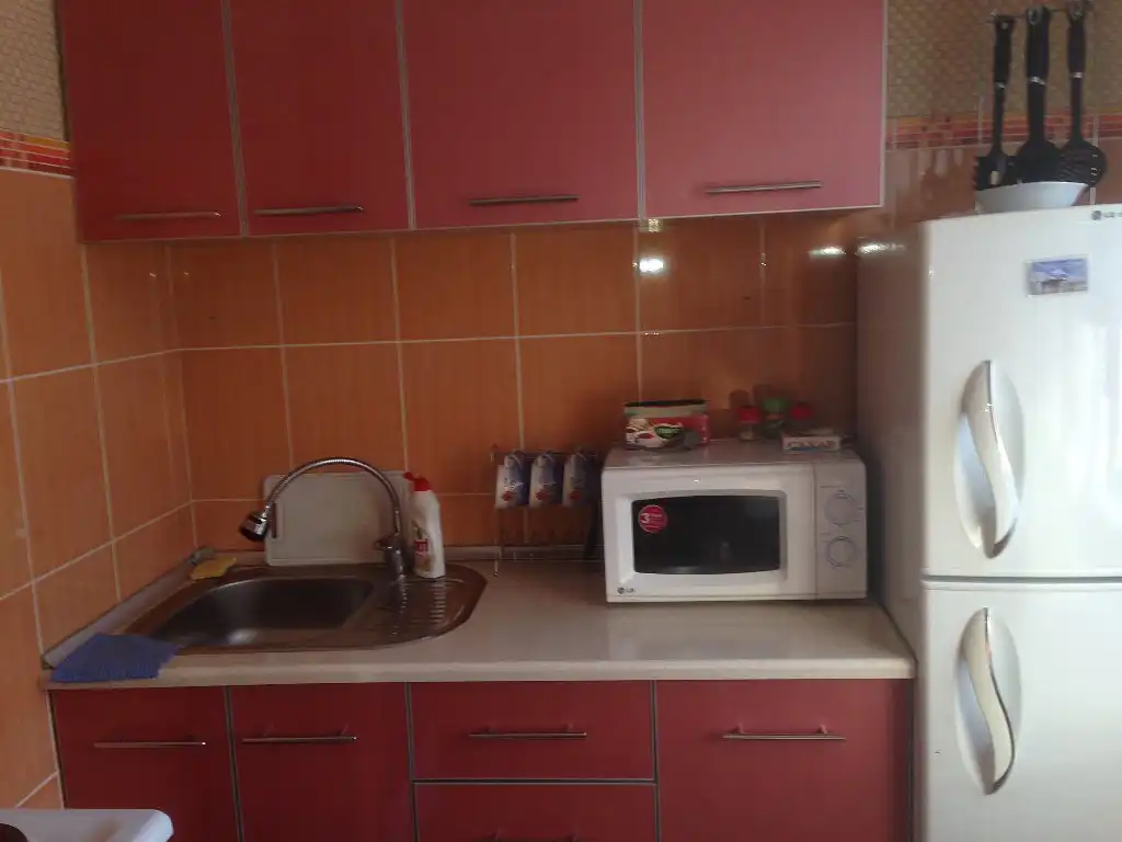 Сдается благоустроенный 2х комнатный дом в центре города - Аренда домов (Недвижимость) в Барнаул