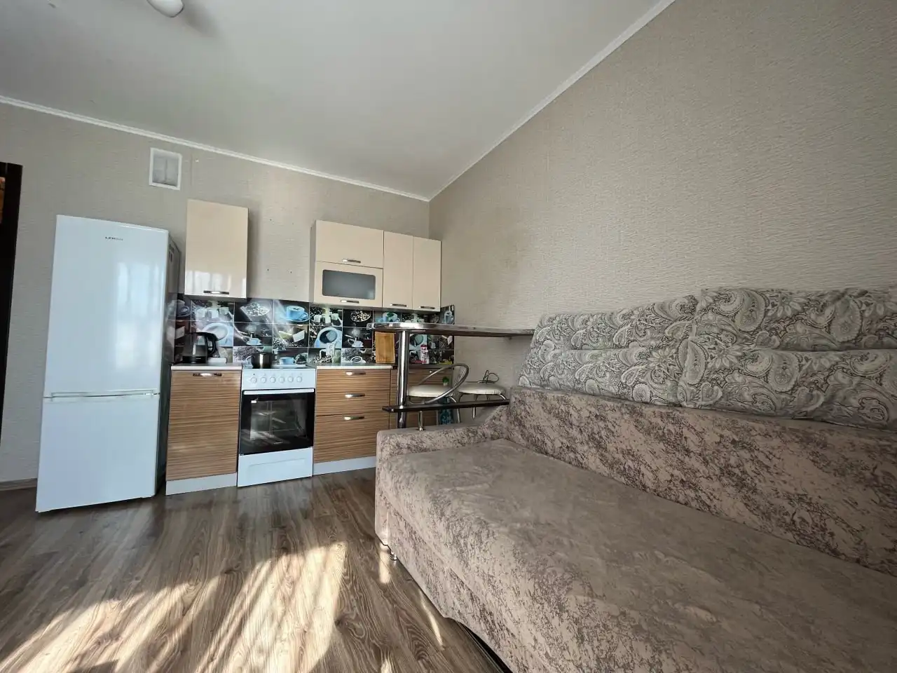 Студия с ремонтом на ул. Путиловская 26 - Аренда (Недвижимость) в Барнаул