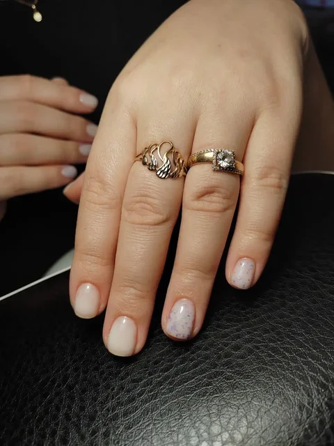 Услуги маникюра от сертифицированного мастера - Бронирование в Барнаул