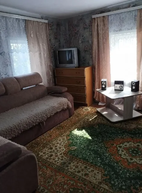 Сдается в аренду 2-комнатный благоустроенный дом с баней и огородом - Сдам комнату в Барнаул