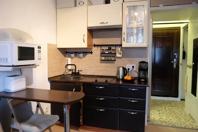 Студия на Потоке, ул. Титова 10 - Недвижимость в Барнаул