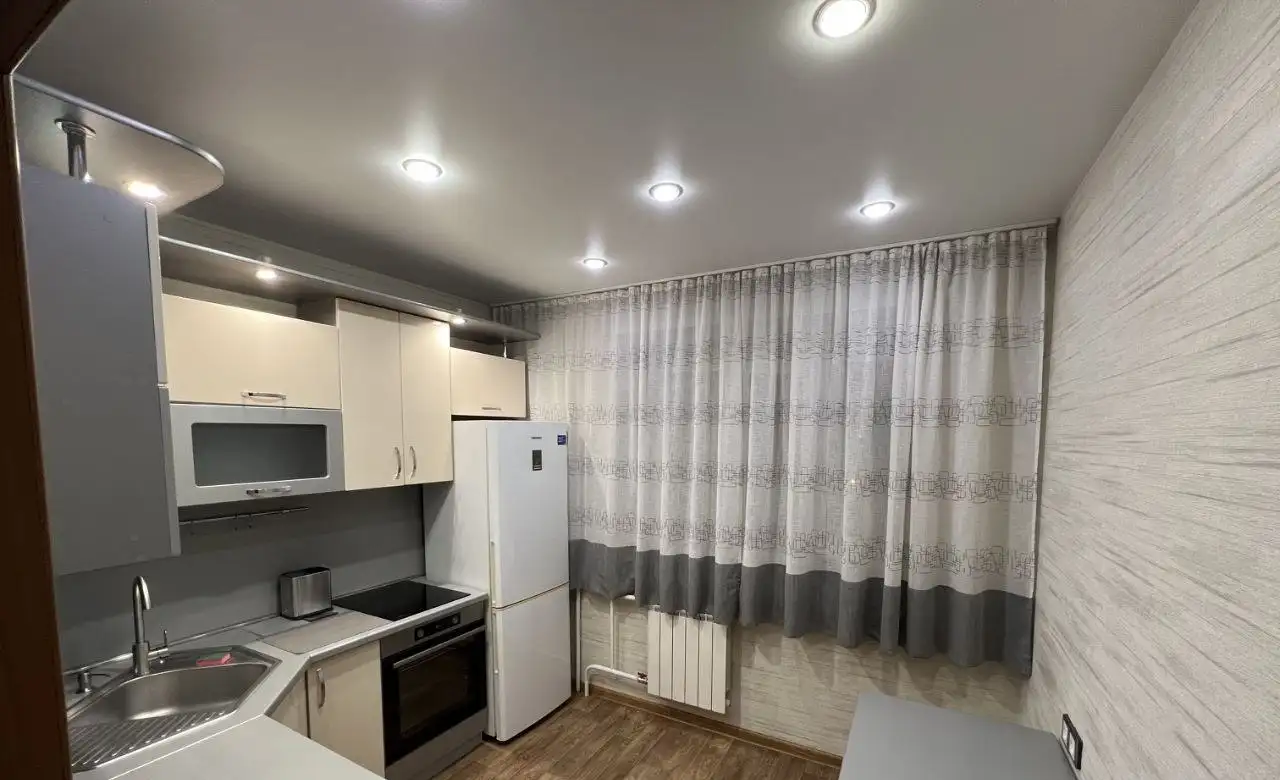 Сдается комната в центре Барнаула - Аренда жилья (Недвижимость) в Барнаул