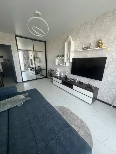 Сдается 2х комнатная квартира в новом доме в центре - частное объявление в Барнаул