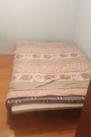 Койка места для женщин в комнате - Недвижимость в Москва