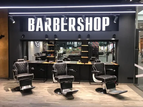 Требуется мастер в барбершоп - Складская логистика в Москва