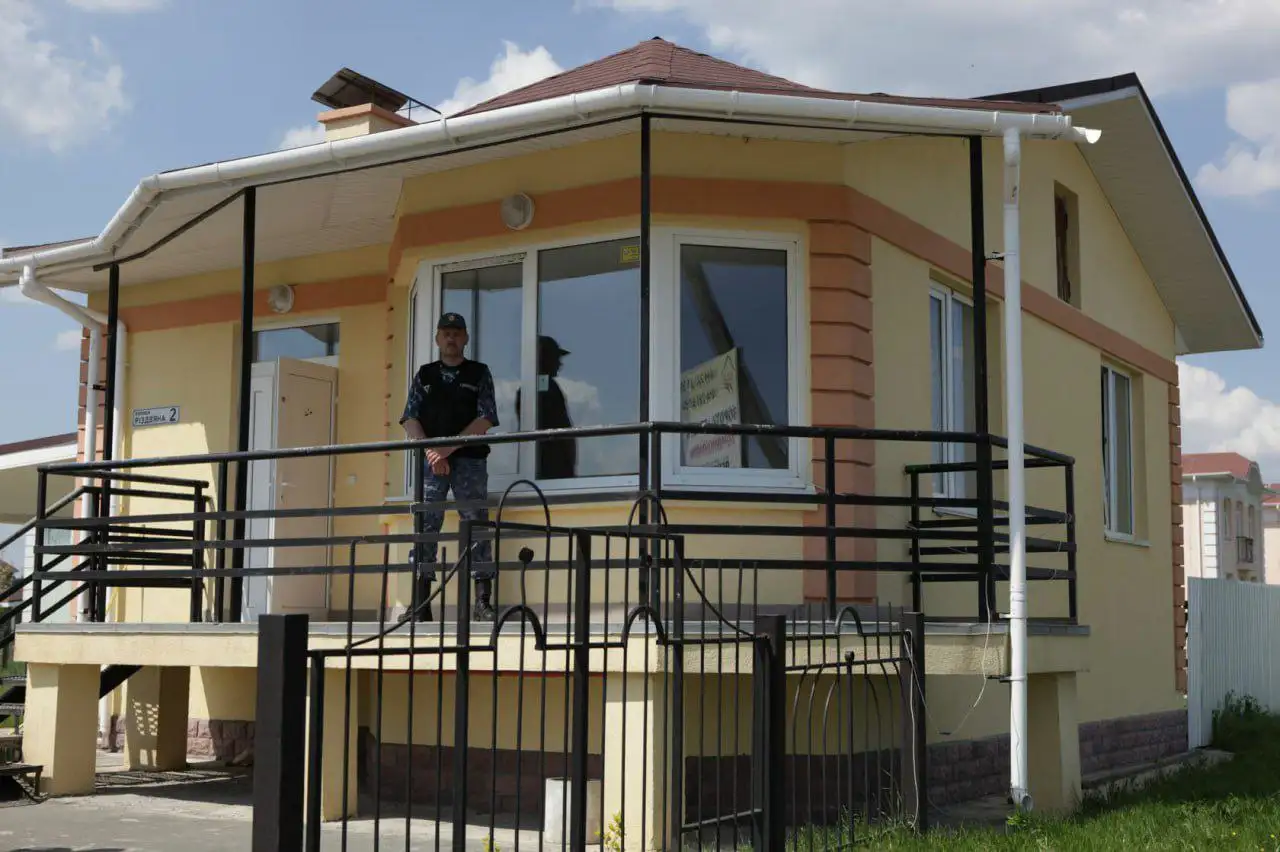 Срочно требуется охранник в коттеджный поселок Москвы - Охрана, безопасность (Работа) в Москва