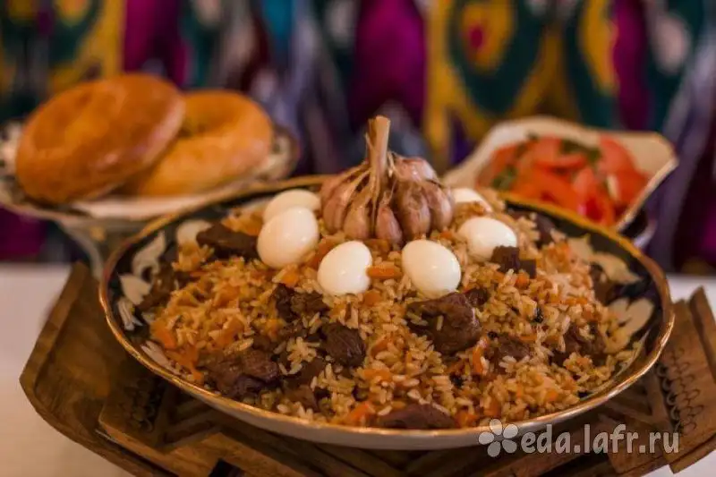 Требуются повара восточной кухни и универсал, официанты в чайхану Изюминка - Вакансии (Работа) в Москва