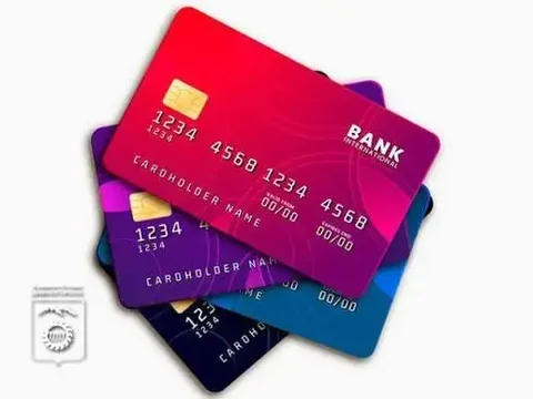 Продажа банковских карт с лимитами в Москве - Статуэтки в Москва