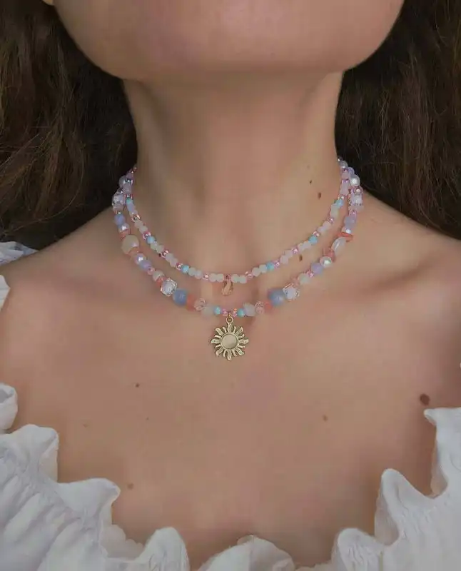 Мастер-класс по созданию украшений в кофейне