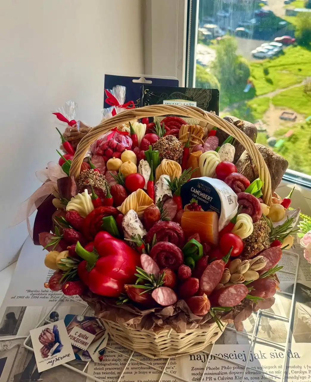 Мужские букеты из орешков и сухофруктов на 23 февраля