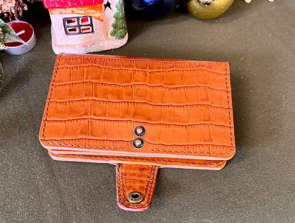 Собственное производство сумок и аксессуаров из натуральной кожи - Сумки и аксессуары (Одежда) в Ставрополь