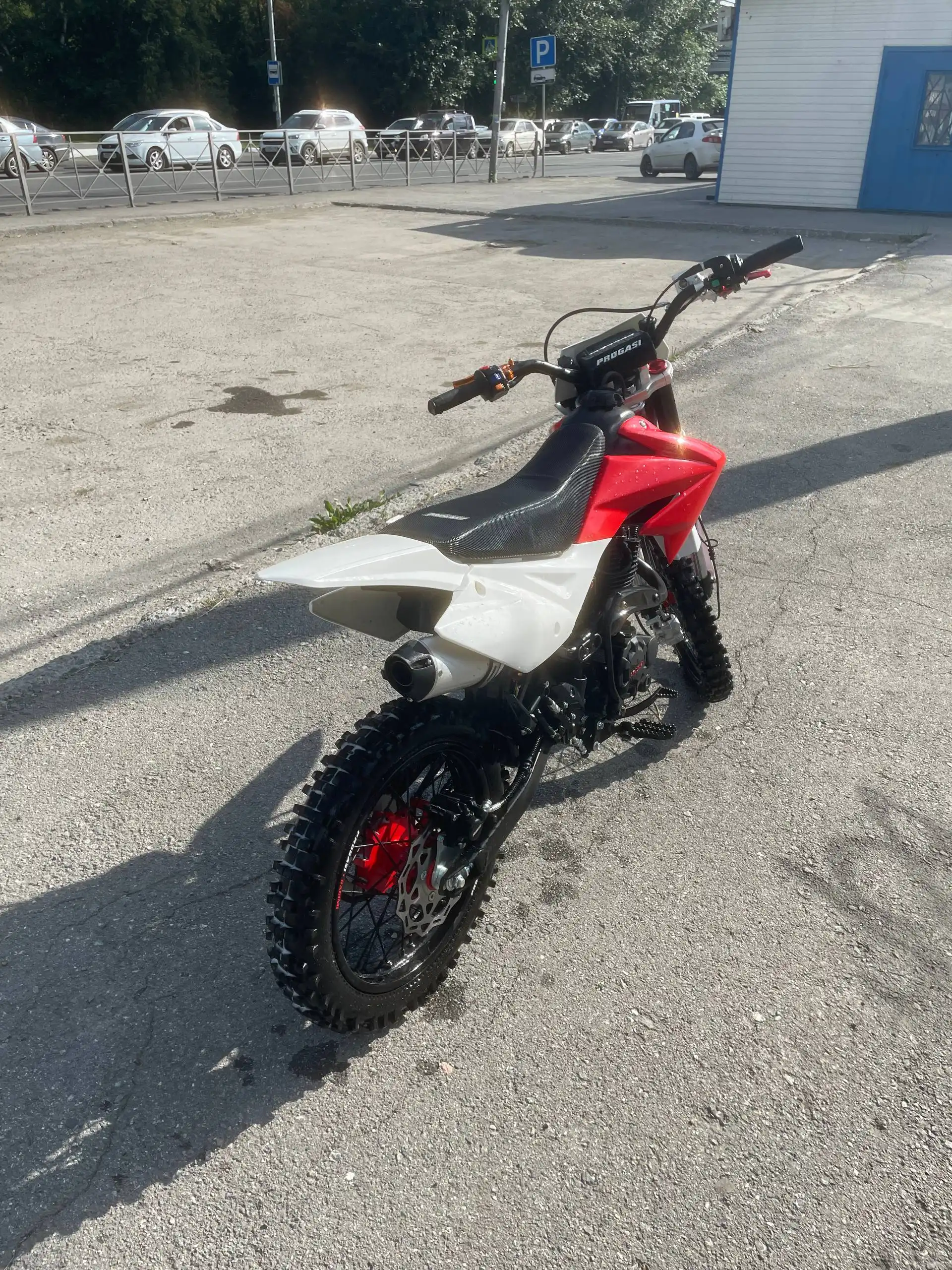 Продажа Лада Семерка 2007 года и смартфона Smart Max