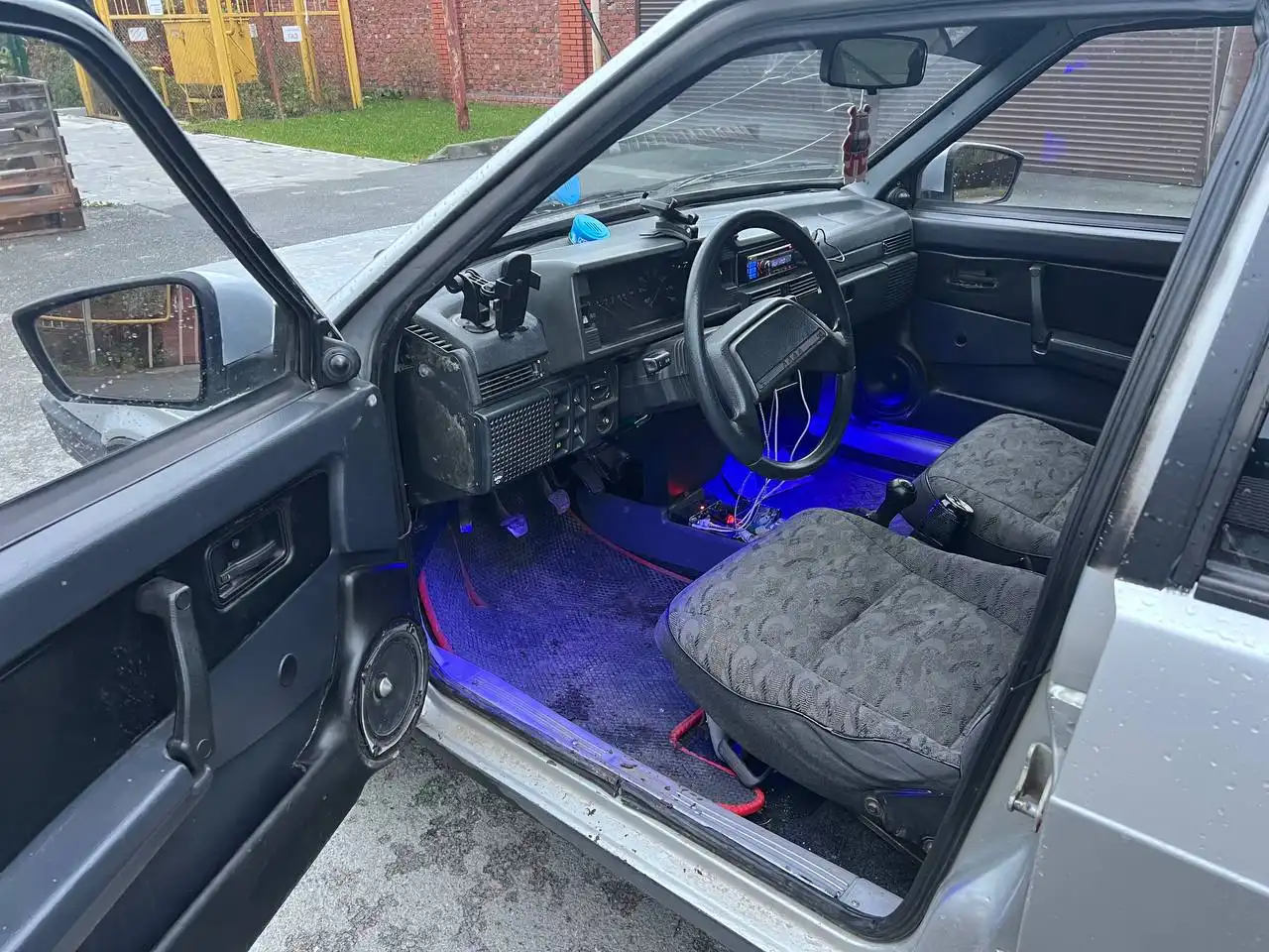 Автомобиль 2002 года инжектор