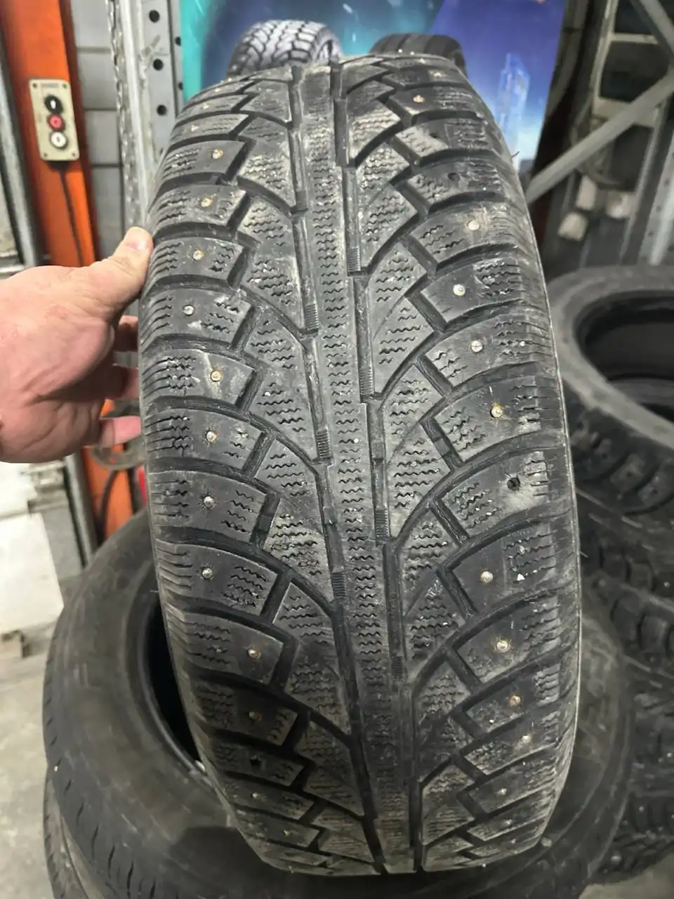 Продажа 4 шин 235/60R18 без повреждений