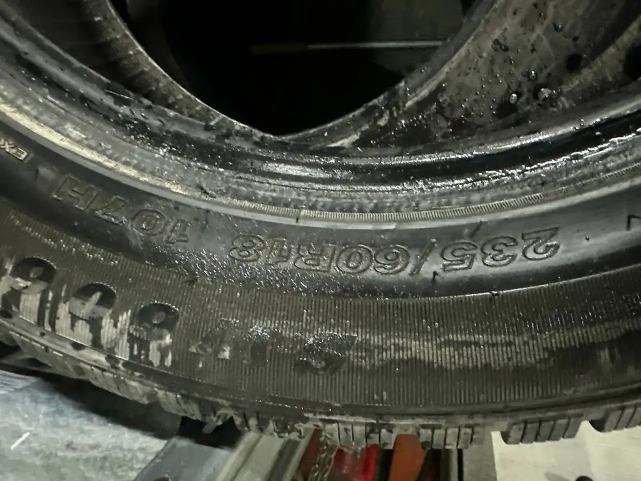 Продажа 4 шин 235/60R18 без повреждений