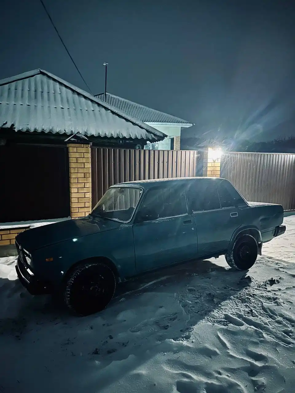 ВАЗ 2107 2004 года с карбюратором и 5-ступенчатой коробкой