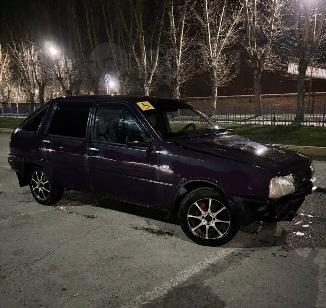 Иж Ода 2126 2001 года, задний привод, двигатель 1.6 карбюратор