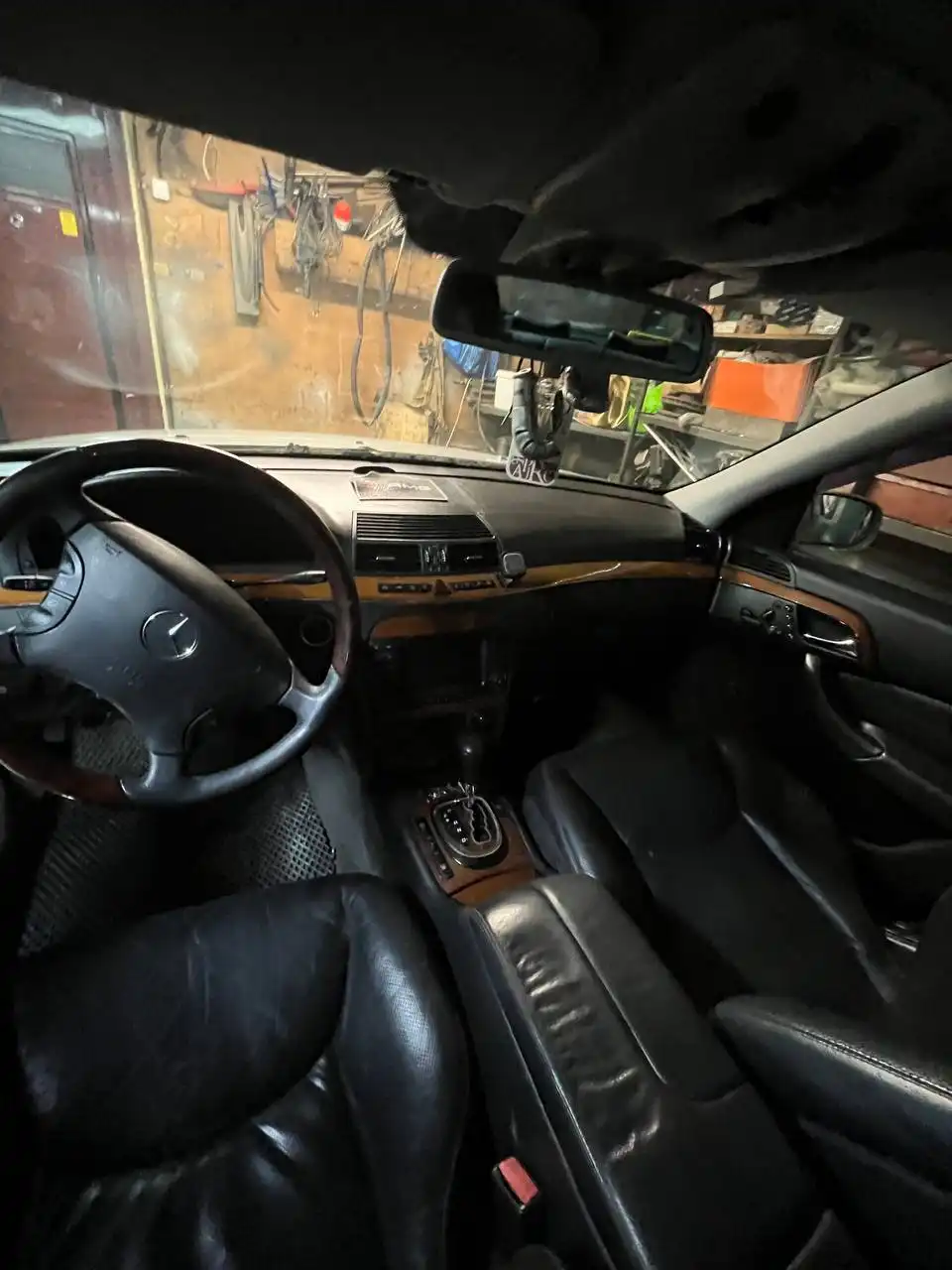 Продажа автомобиля 220 3.2