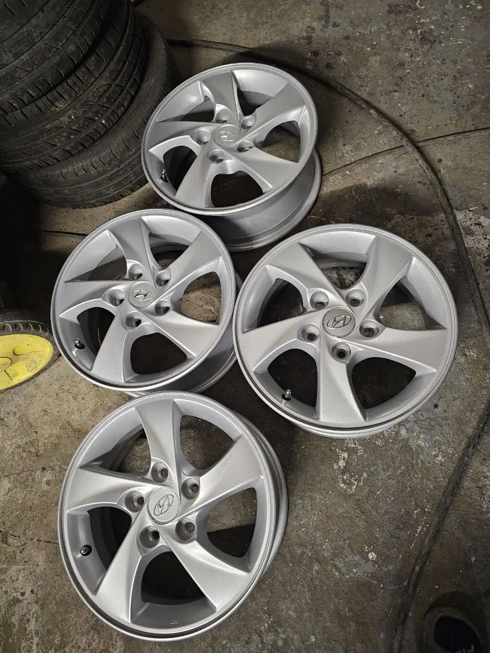 Диски 15 5/114.3 - Запчасти (Авто) в Новосибирск