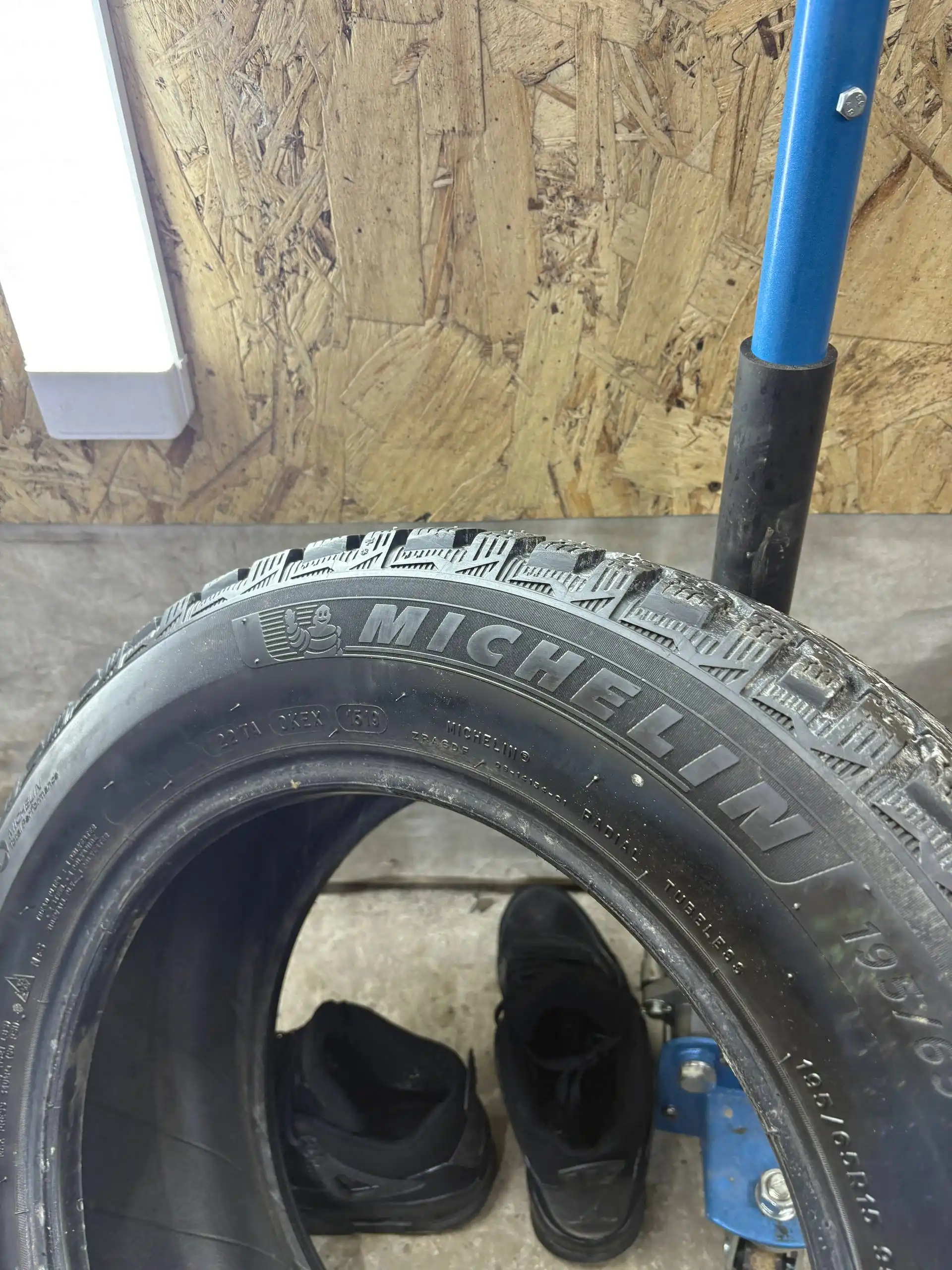 Продам 2 баллона - Запчасти (Авто) в Новосибирск