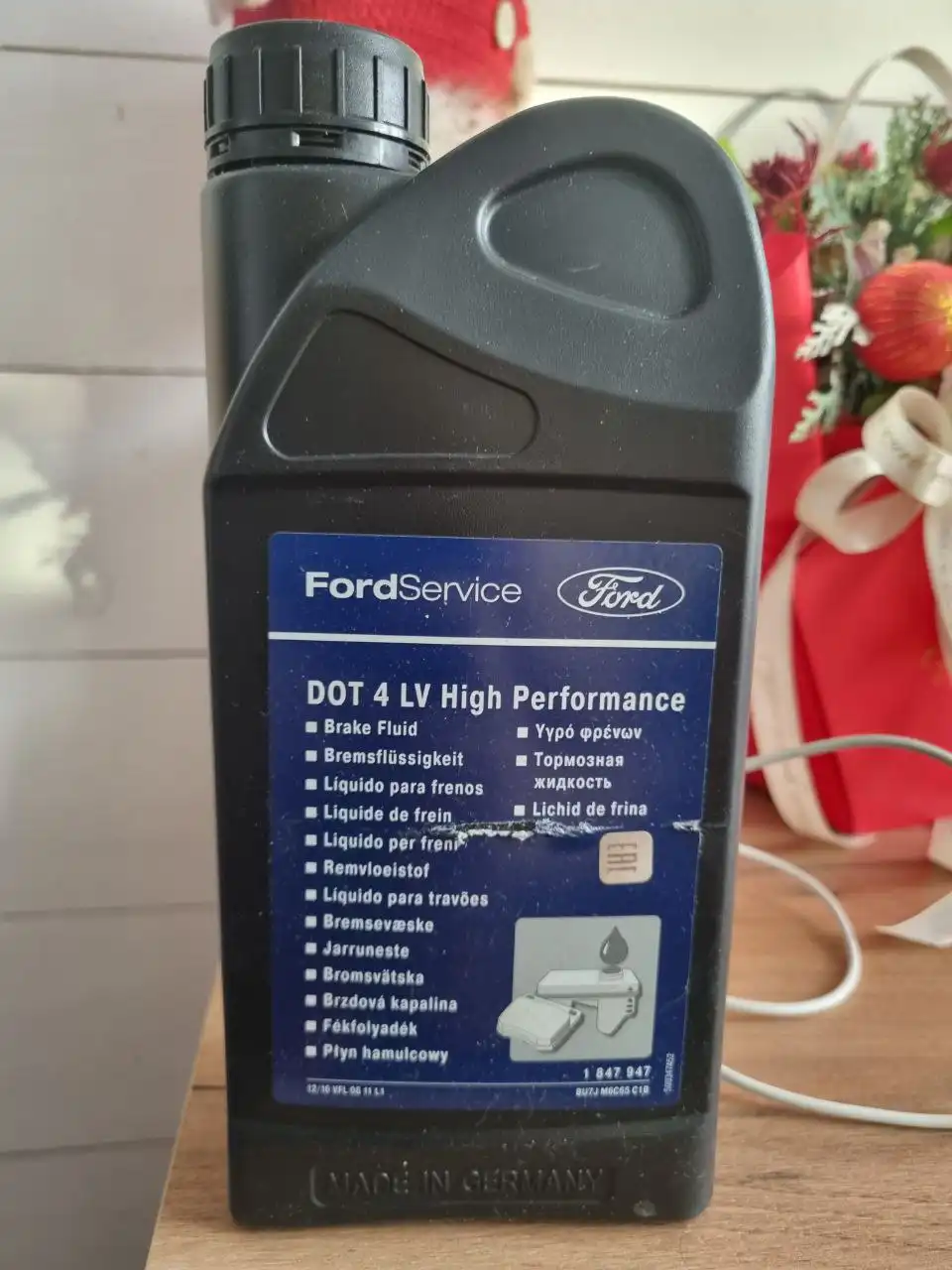 Продажа тормозной жидкости и антифриза для Ford - Запчасти (Авто) в Новосибирск