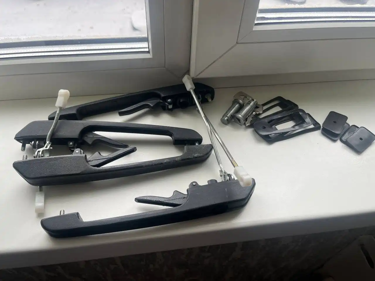 Продажа автозапчастей ВАЗ: замок багажника, ручки дверей, шаровые опоры - Автозапчасти для ВАЗ (Запчасти) в Новосибирск