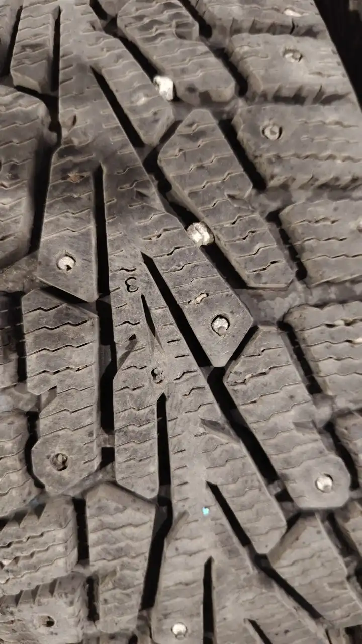 Шины 195/65/15 2019 года выпуска - Шины и диски (Авто) в Новосибирск