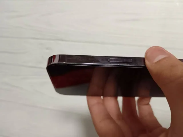 Обмен iPhone 12 Pro Max 128 ГБ на автомобильные борта - VR-гарнитура в Новосибирск