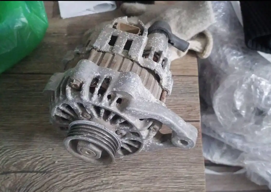 Продам генератор Mitsubishi Pajero Mini - Запчасти (Авто) в Новосибирск