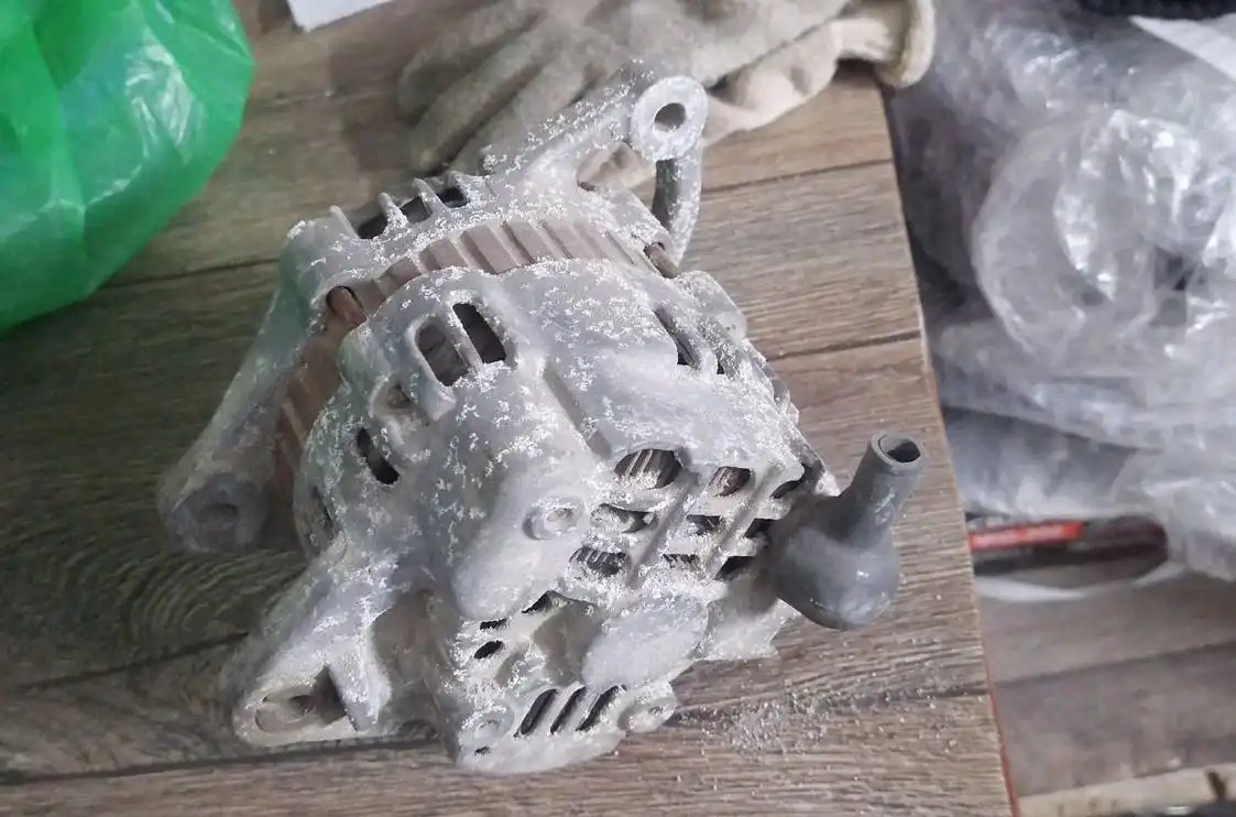 Продам генератор Mitsubishi Pajero Mini - Запчасти (Авто) в Новосибирск