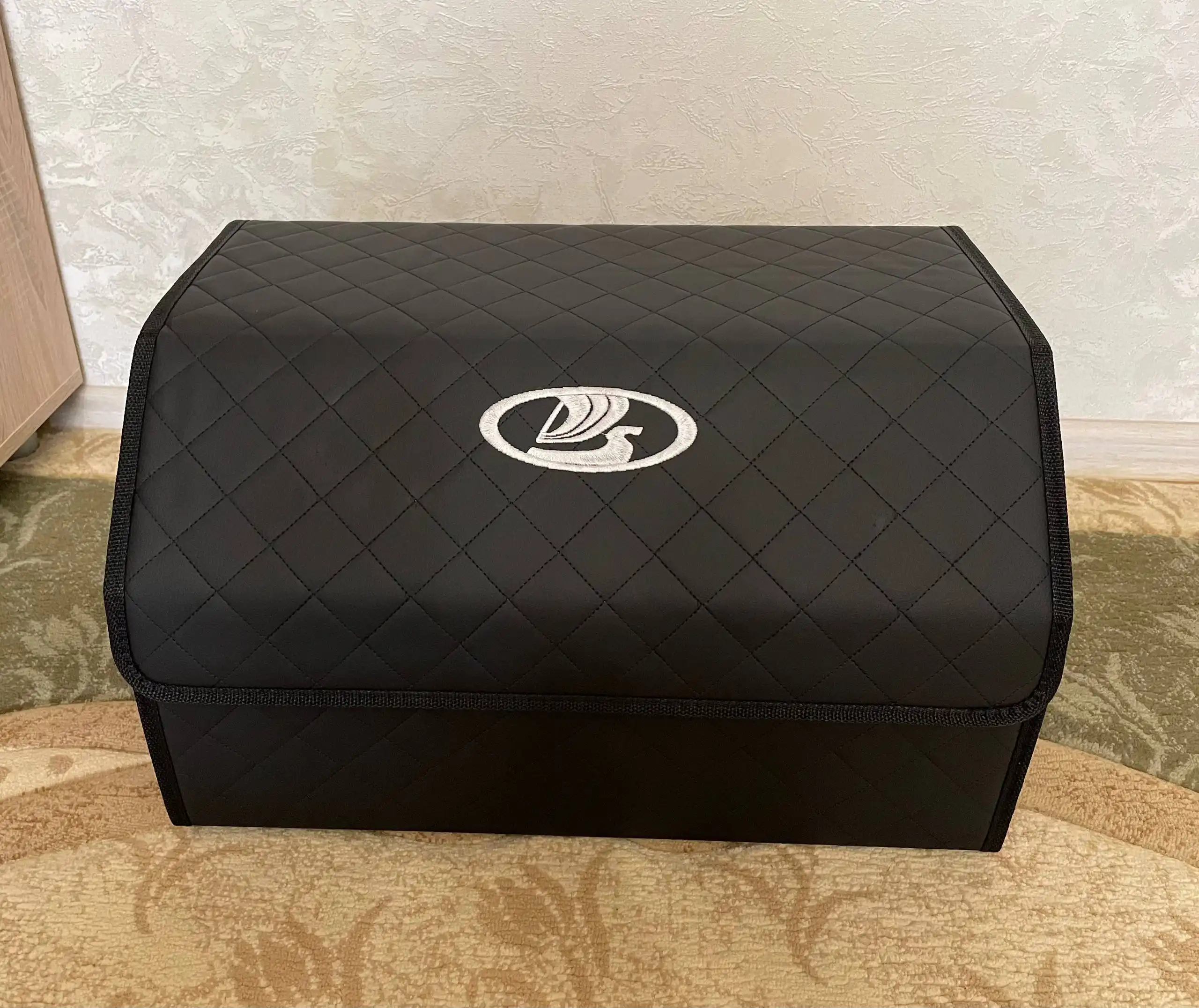 Органайзер в багажник 50см из эко-кожи с вышивкой - Аксессуары (Авто) в Новосибирск